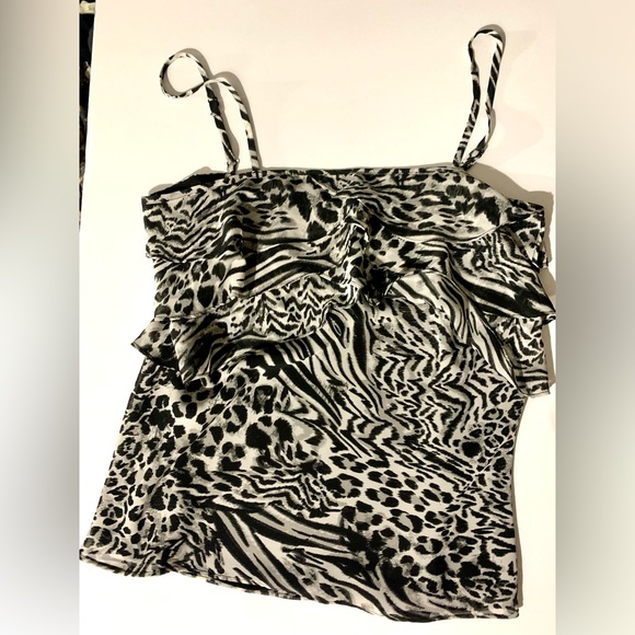 Frilly patterned dressy tank top - Picture 1 of 3